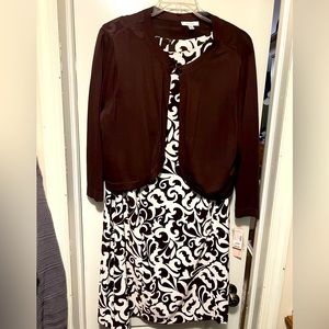 Dress barn, sleeveless dress with cardigan. 97% poly, 3% spandex. Size 22W. NWT